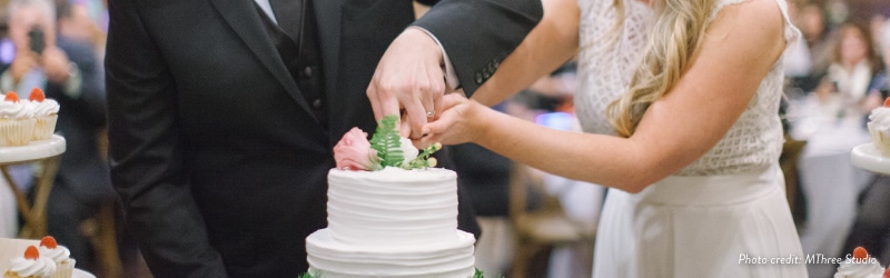 Saz's Wedding Expert Tips - Wedding cake cutting